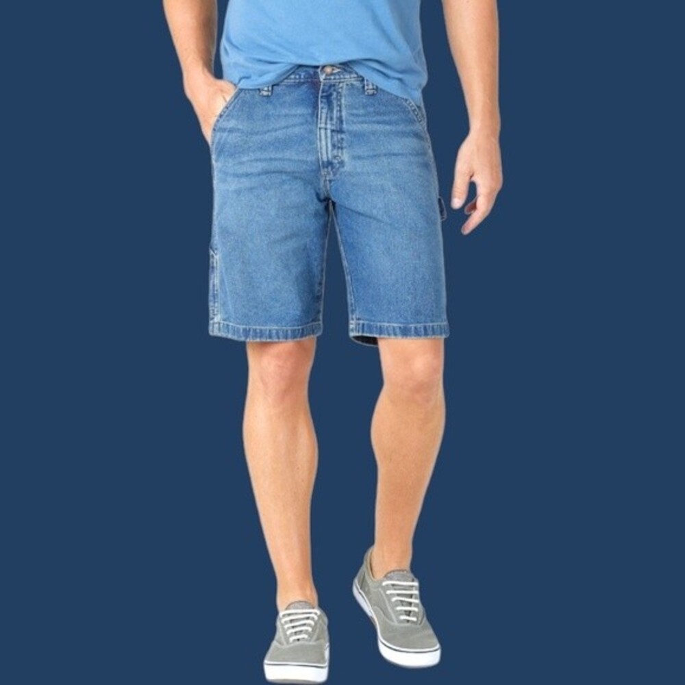 Men’s Wrangler 5 Star Denim Carpenter Shorts. Hits At Knee Flex Comfort NWT 46"